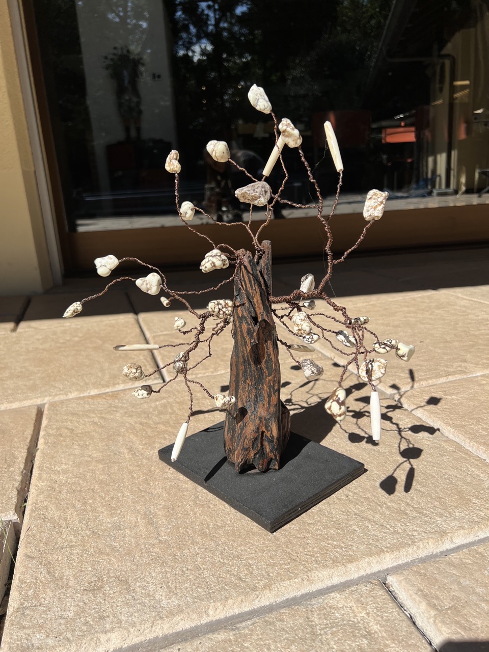 L'Arbre aux Pierres Blanches
